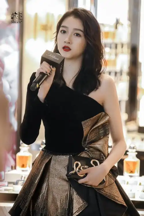 关晓彤安踏品牌全球代言人