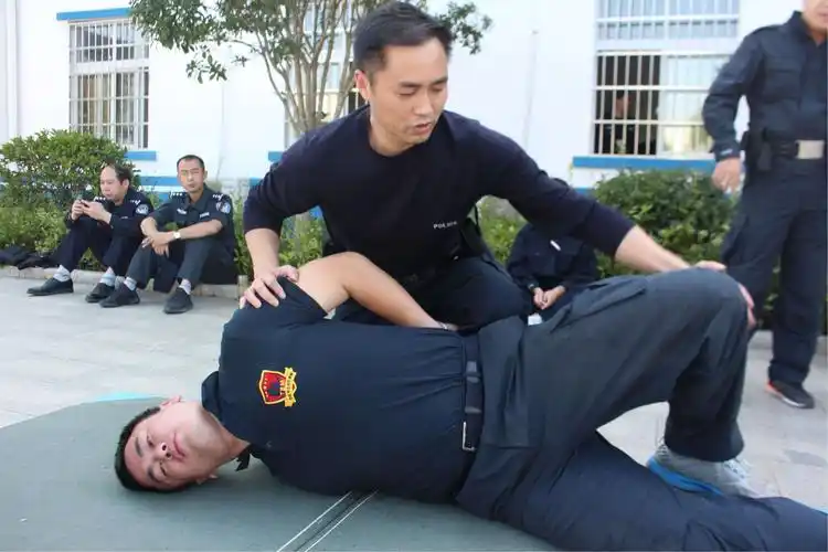 【练兵正当时实训提战力】邵阳北所积极参加公安局实战化训练转型送教