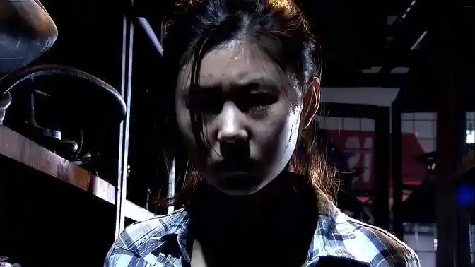 卧底:女卧底武艺高强,赤手空拳击倒毒枭,被黑老大一眼看中她!