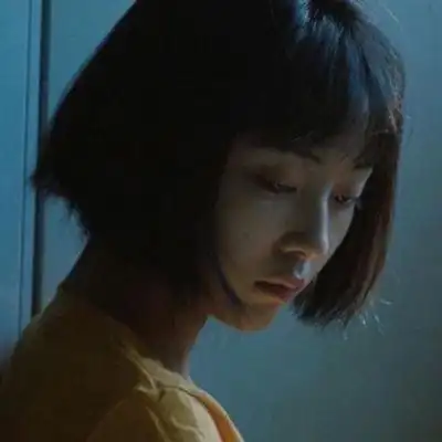 忧郁伤感女生头像高清好看的抑郁系伤感女生头像图片精选