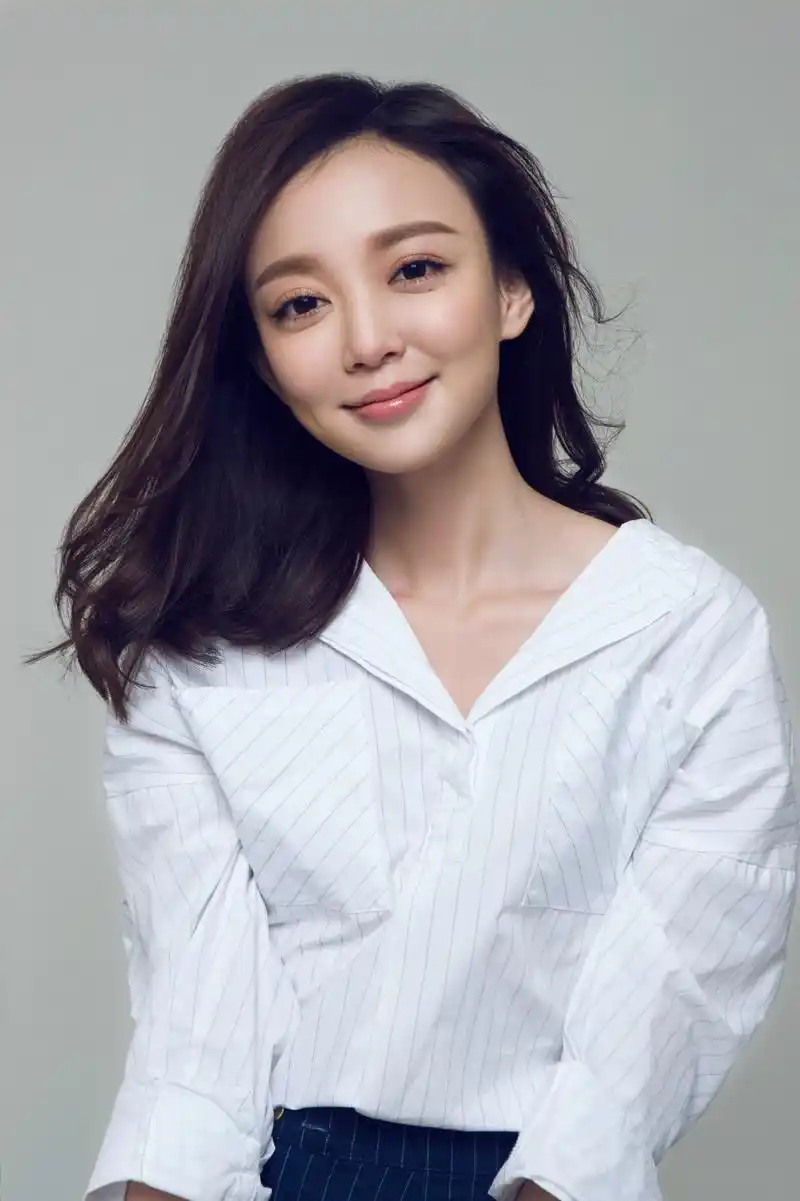 p>汪小敏 ,1992年10月1日出生于广西壮族自治区南宁市,中国内地女歌手