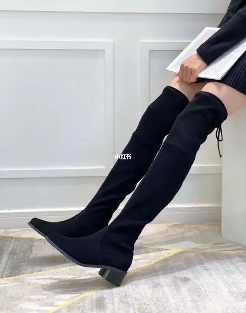 试穿这双过膝长筒靴真的哇塞了