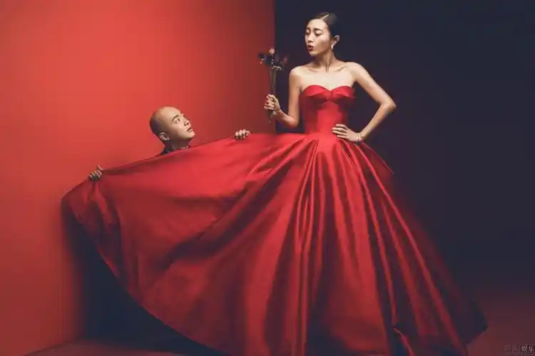 明星们的搞笑婚纱照王祖蓝自黑身高陈小春应采儿造型搞怪