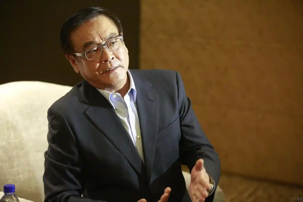 婚前签不生孩子协议,却与圈外女友生一女,今61岁却还是单身!