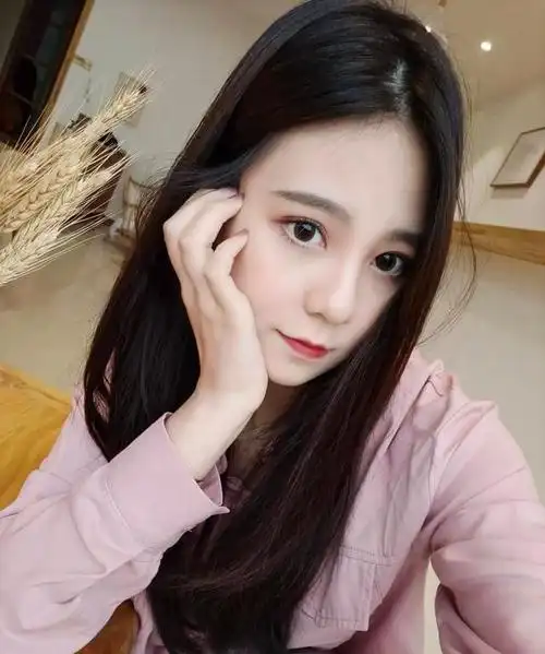 怎么拍出网红图学会三个自拍小技巧直出就能发朋友圈