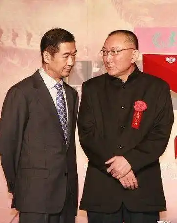 然而彼时当韩三平找上他时,陈道明却根本没有档期拍摄这么重要的角色