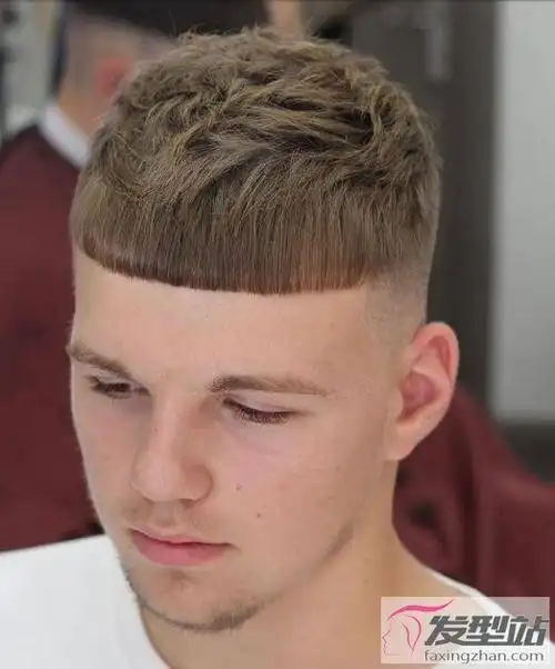 男生发型锅盖头铲两边欧美texturedcrop发型超流行