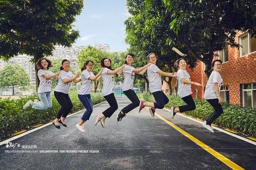 毕业照跟拍亲子旅拍街拍集体照写真团队全家福上门拍摄