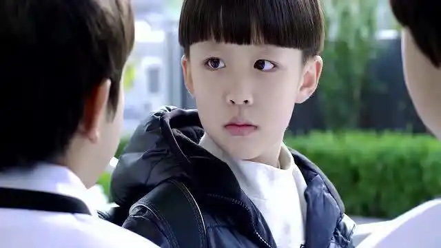 小爸爸:小夏天告诉同学自己练过跆拳道,结果刚放学就被揍了