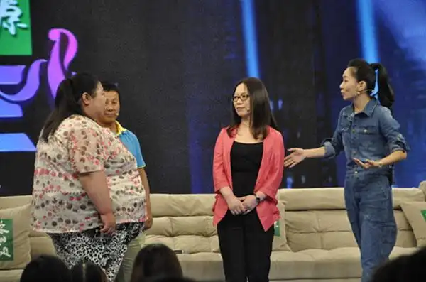 笔者参加《大王小王》节目录制一,输卵管积水的原因是什么?