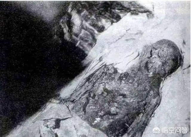 清孝陵的顺治皇帝,清景陵的康熙皇帝,清裕陵的乾隆皇帝,清定陵的咸丰