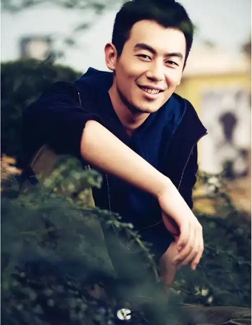 朱亚文老婆个人简介沈佳妮(结婚9年后再看沈佳妮,生2娃婚姻幸福)