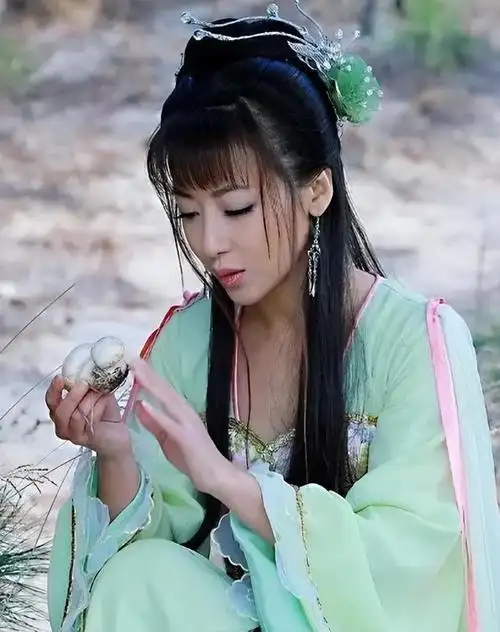 49岁陈紫函美上热搜:曾与蒋勤勤齐名,巅峰时期因情感风波陨落?