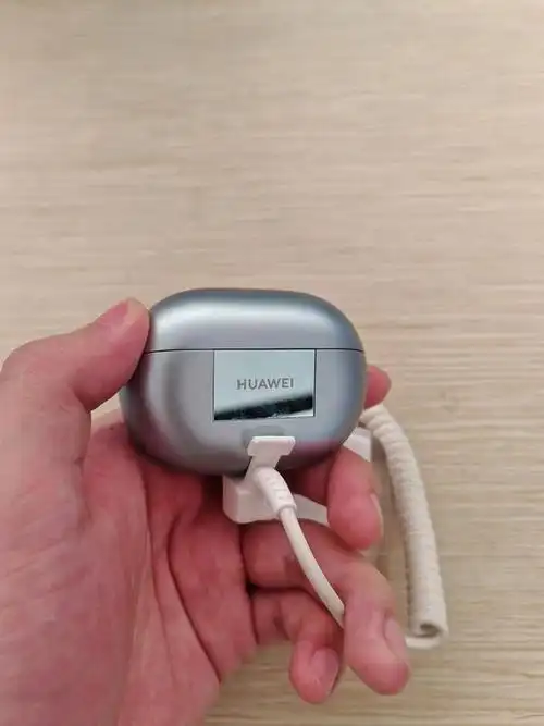 华为freebudspro3无线蓝牙耳机音质之巅仅售1329元