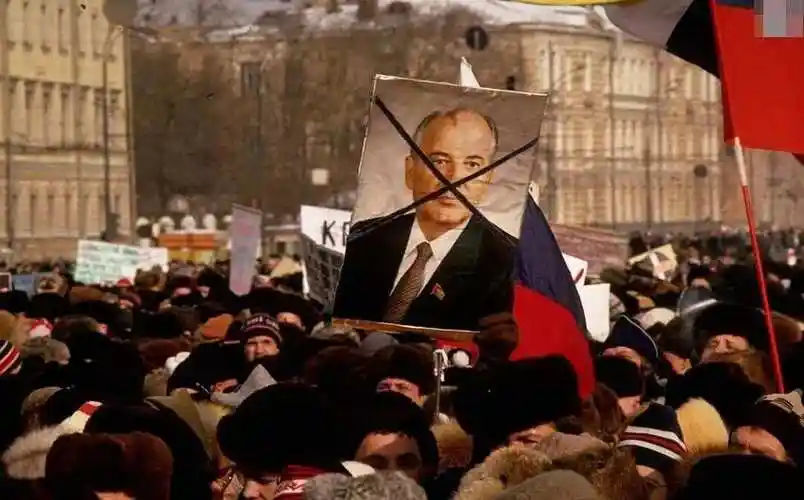 搞垮别的国家教皇可比中情局专业多了