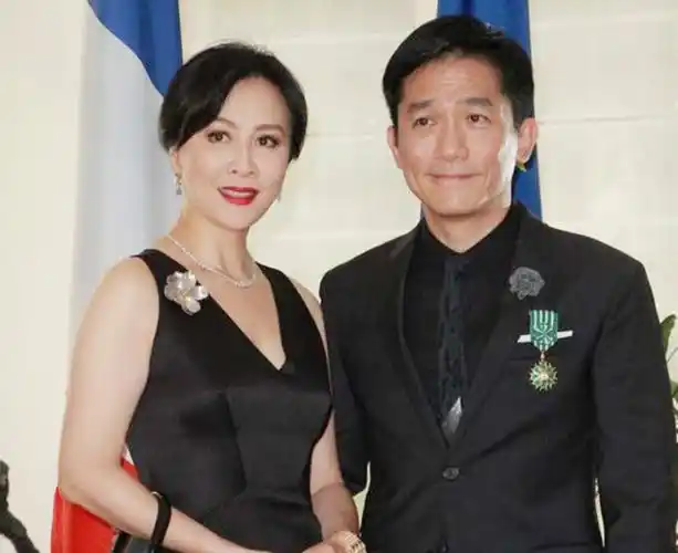 回顾一代女神刘嘉玲,被人欺负却独自隐瞒了12年,梁朝伟不离不弃