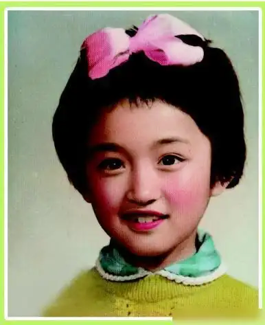 杨钰莹19岁出道21岁问鼎歌坛因爱情两次退圈为何49岁仍不婚