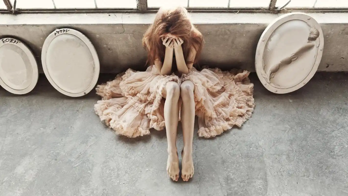 伤感的图片动漫(伤感壁纸高清图片动漫)