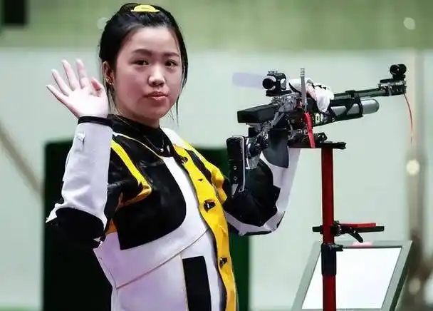 射击奥运冠军杨倩的启蒙教练再次讨薪,真相待查,或有其他情况_虞利华