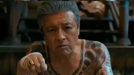 唐探3渡边胜扮演者三浦友和帅气逼人