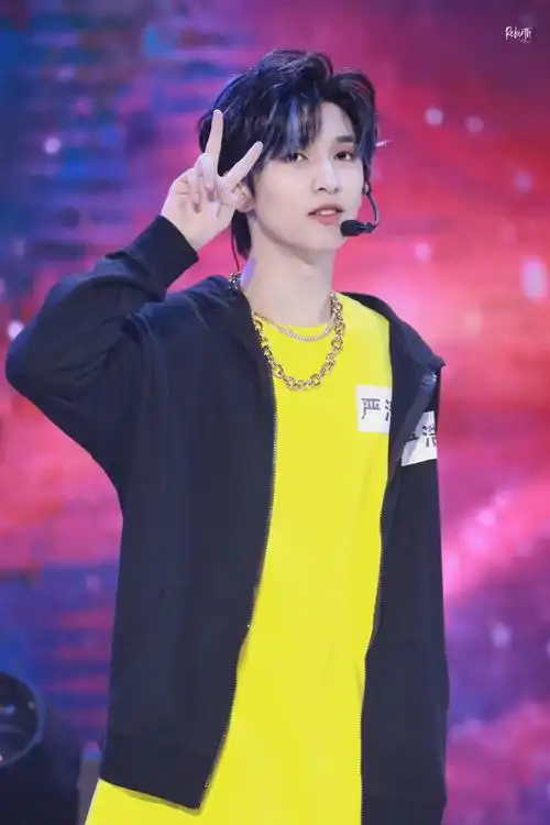 严浩翔 少年on fire 图源微博:rebirth·严浩翔o816