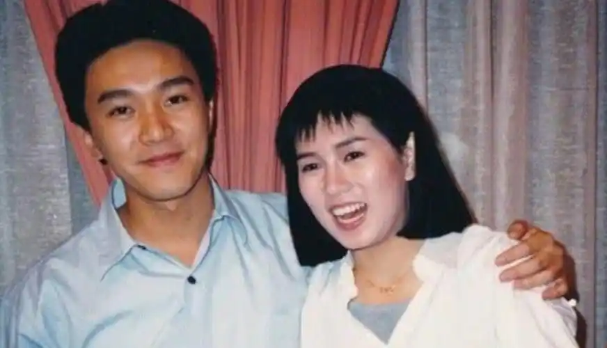 罗慧娟个人资料照片(红颜薄命罗慧娟:向周星驰求婚被拒,33岁意外失聪