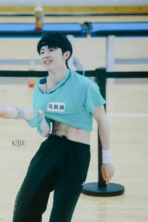 腰#马嘉祺全员加速中##马嘉祺李宁运动青春产品全球代言人##马嘉祺