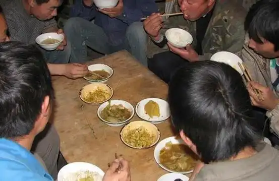 图看农民工心酸的日常饭菜