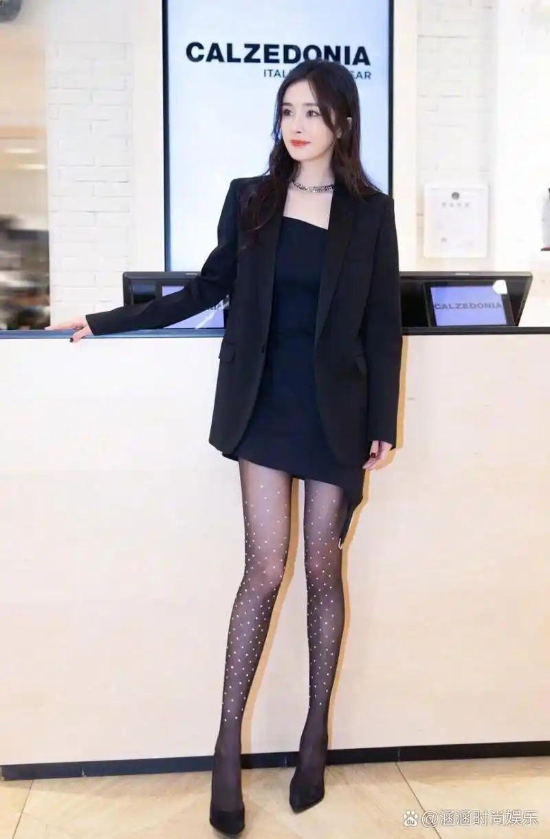 杨幂,1986年9月12日出生于北京市,身高167 中国内地影视女演员,影视