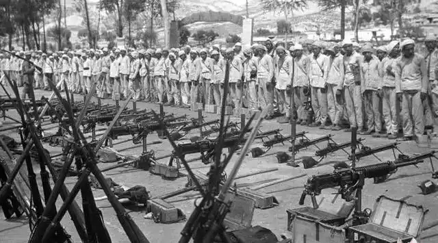 抗战时期,八路军训练演习战斗的老照片,八路军和他们的武器装备