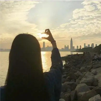 唯美意境背影情侣头像一对两张真爱就不要活在幻想里