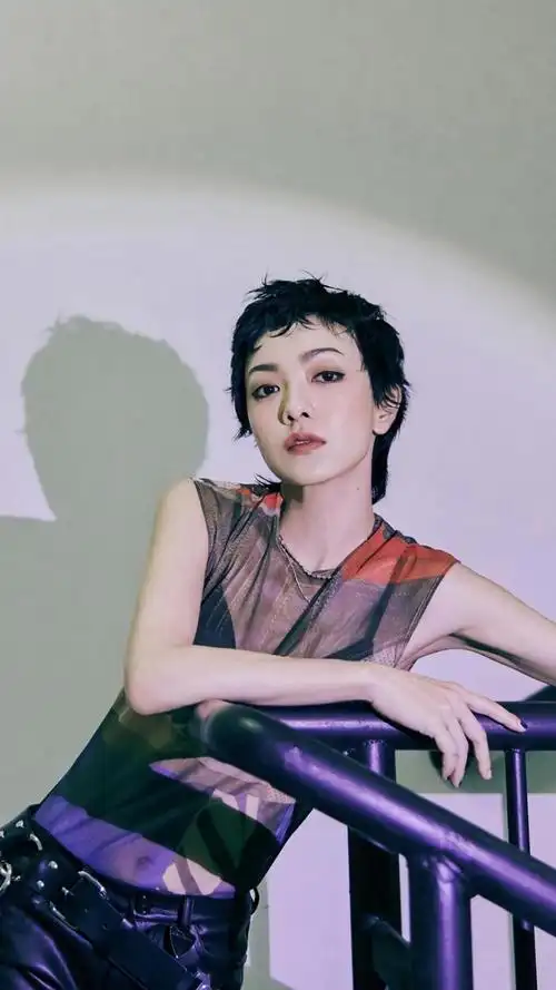 时尚霸气迷人女神郭采洁性感迷人短发写真