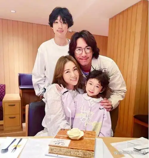 张继聪新歌《日薄西山》赠老婆女儿陪伴完成:中年人的情歌