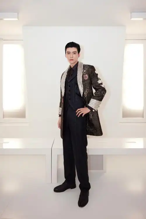 龚俊 巴黎时装周##龚俊三天三套高定
