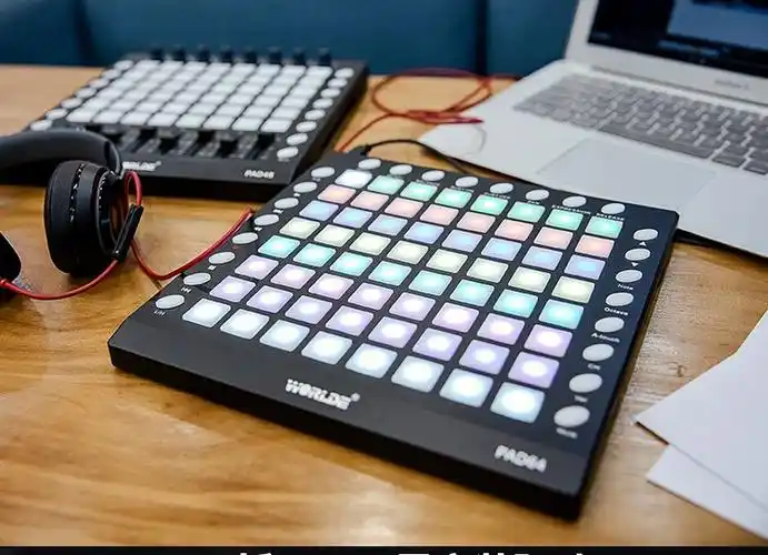 电音打击垫初学者女男孩子编曲便携式音乐midi键盘dj