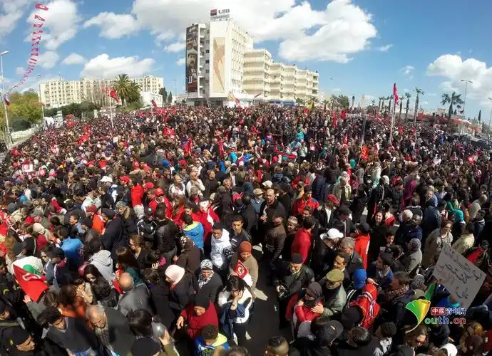 突尼斯首都数千民众进行反恐游行 多国政要出席-中国社会科学网