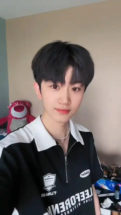 男生变帅有多简单 从"头"开始打造蓬松氛围感轻松还原你的帅气