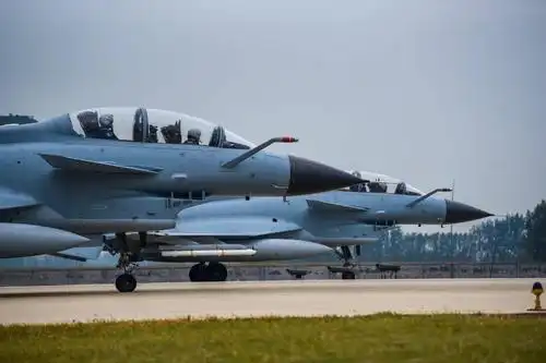 自由空战对抗演练空军航空兵某团战鹰出鞘