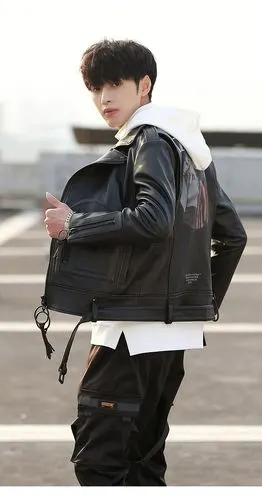 冬季加厚冬天男装外套春秋新款韩版潮流帅气修身皮衣男短款青年印花皮