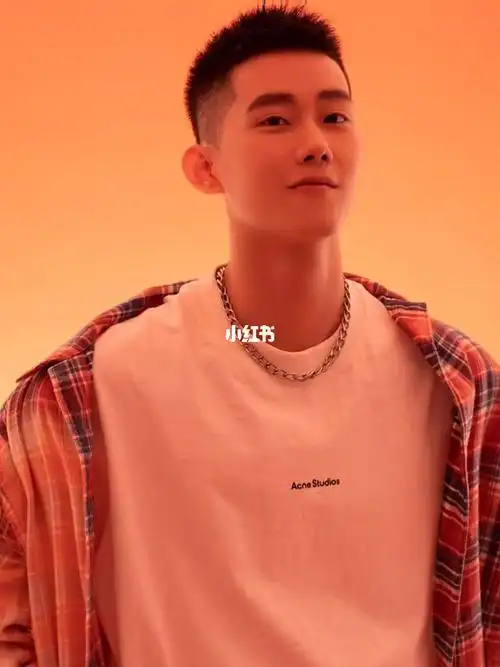 杨洋同款倒立前刺寸头