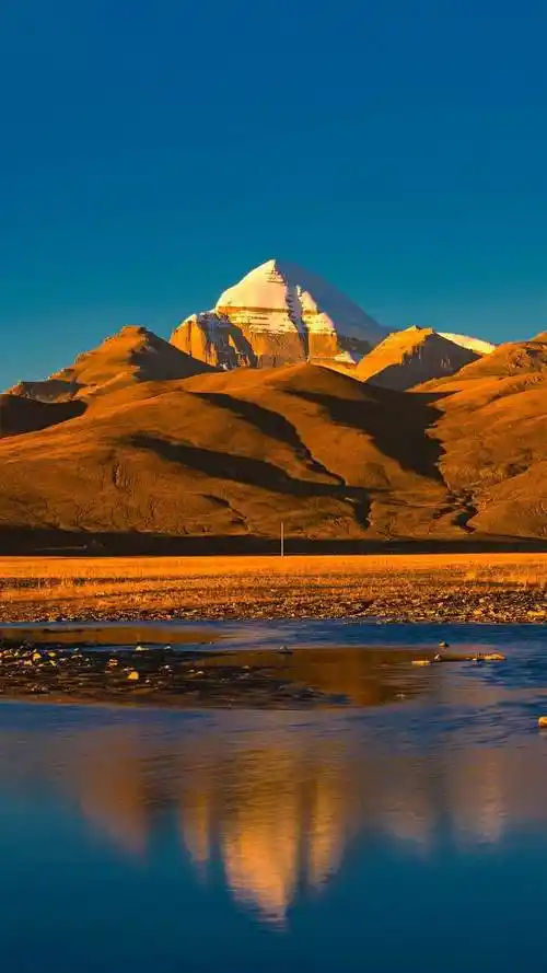 中国冈底斯山脉主峰冈仁波齐峰