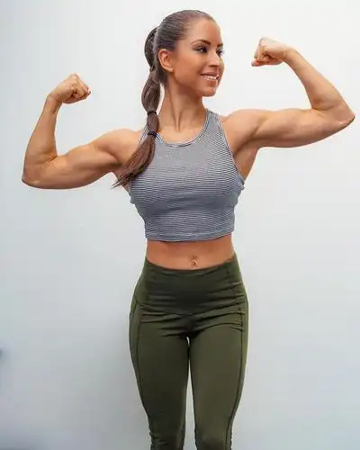 国际知名健美人物,靠身材赢得别人的称赞,用对方法谁都可以