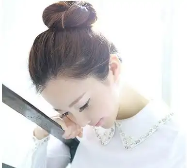 最简单的丸子头扎法 假期出游不为发型发愁