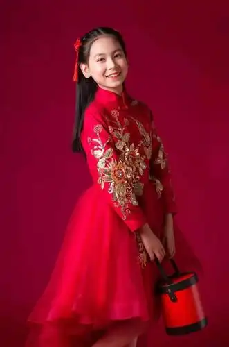 主持张品薇小主持邵于恬小主持楼奕汝小主持祁天澜小主持一起过大年啦