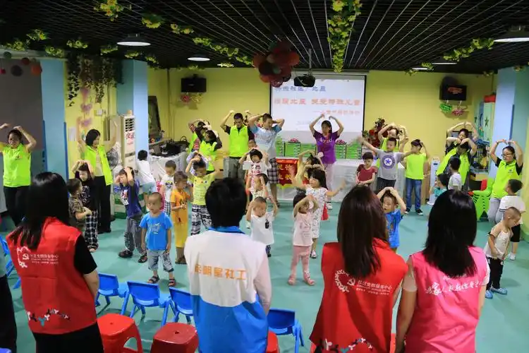 兴东社区开展儿童节特殊儿童探访活动