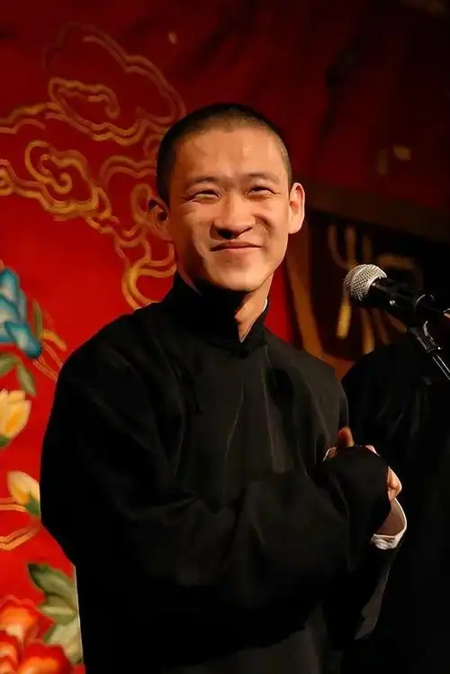 曹云金事业翻红,直播间开播点赞破1亿,与郭德纲的关系再起争议_腾讯新