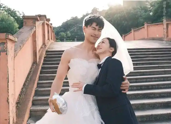 好甜!陈紫函戴向宇庆祝结婚8周年,再现《恶作剧之吻》高光桥段