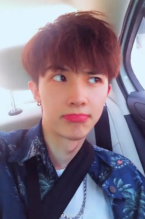 小鲜肉帅哥极品鲜肉帅哥joxsun可爱自拍照片帅哥猛男文章小虾米