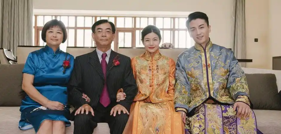 陈晓陈妍希北京举办婚礼 温馨全家福伴郎伴娘曝光