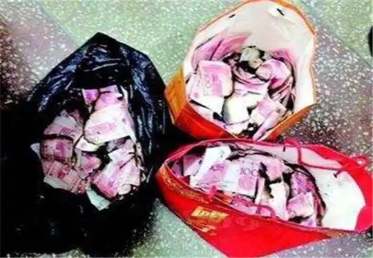 搜获的36万元现金